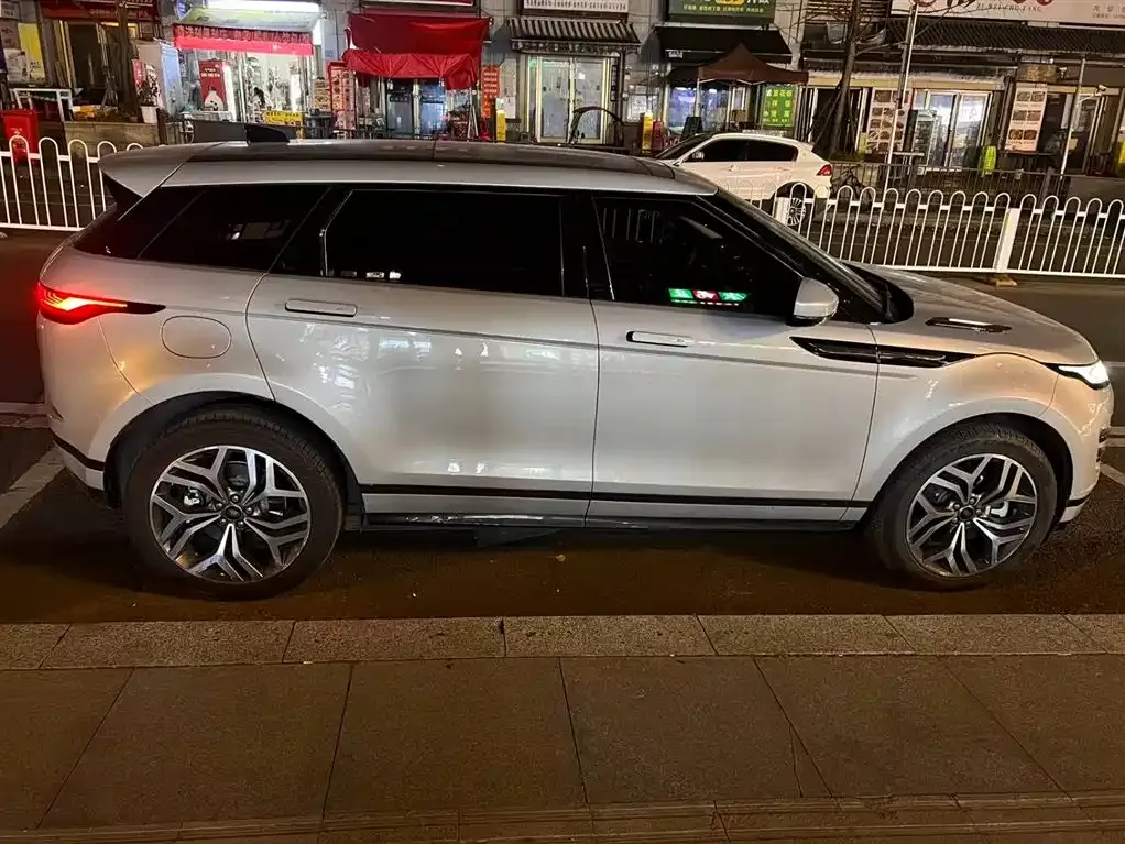 Land Rover Evoque PHEV 2023 из CN, фото 8