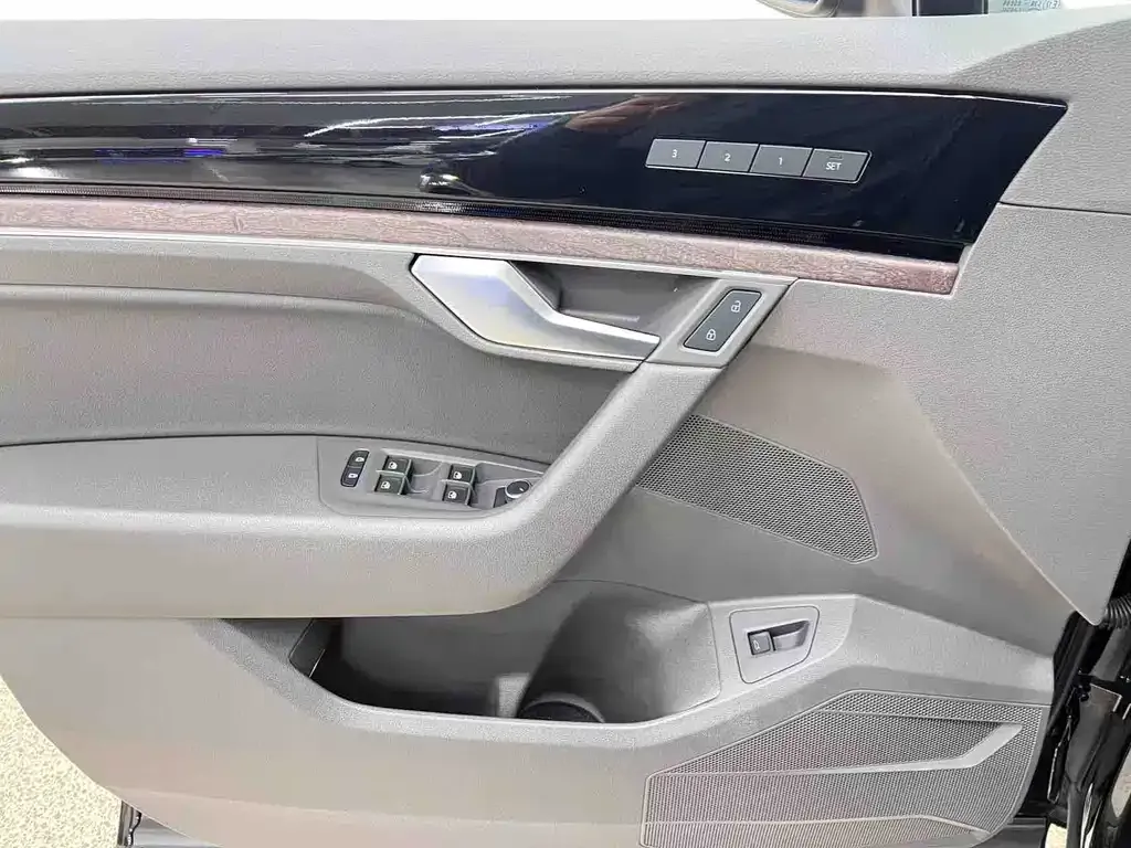 Volkswagen Touareg 2023 из CN, фото 8