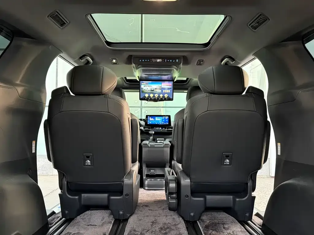 Toyota Sienna 2022 из CN, фото 10