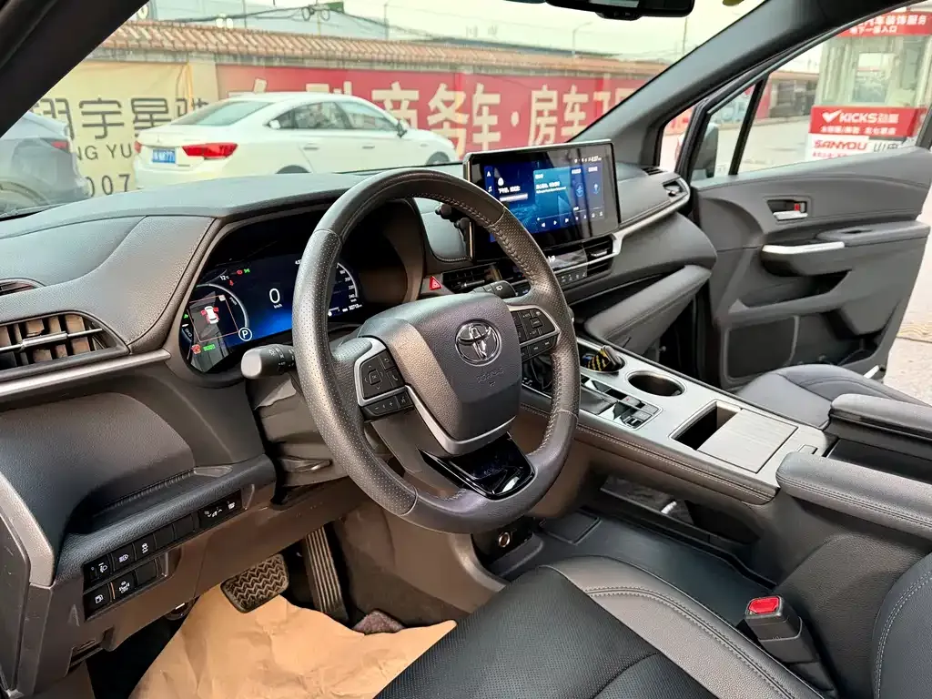 Toyota Sienna 2022 из CN, фото 5