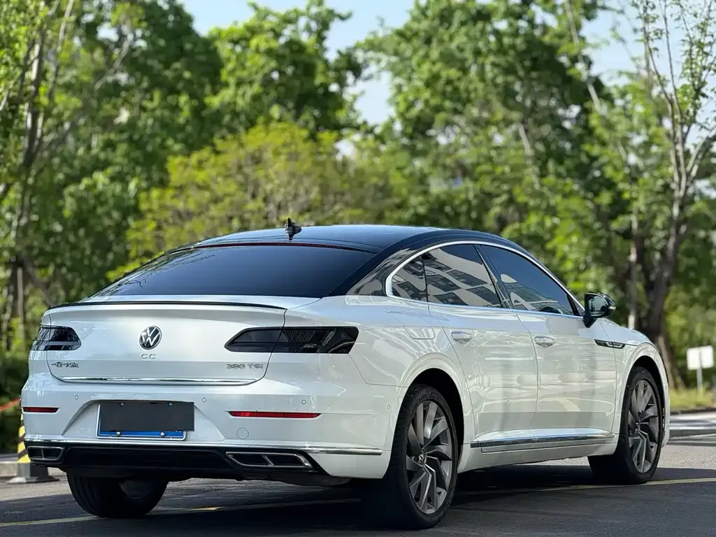 Volkswagen CC 2022 из CN, фото 10