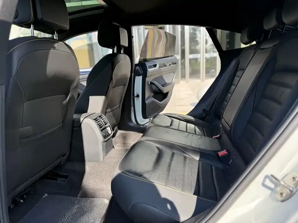 Volkswagen CC 2022 из CN, фото 4