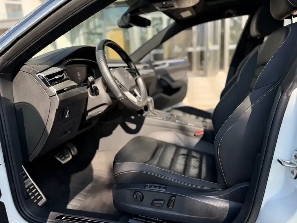 Volkswagen CC 2022 из CN, фото 7