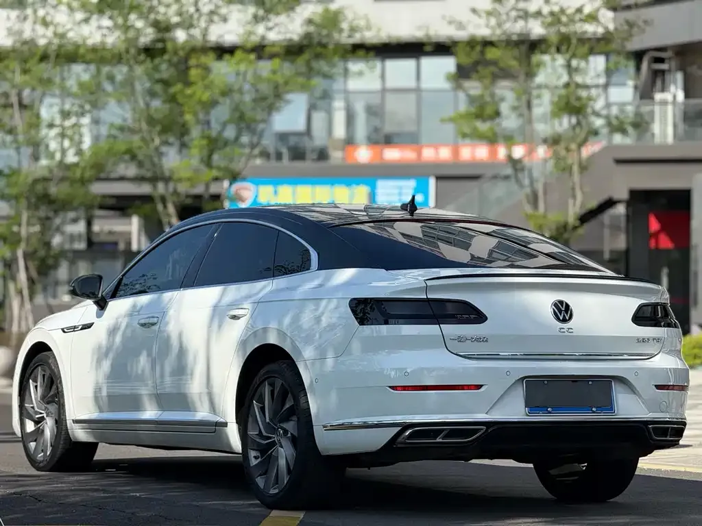Volkswagen CC 2022 из CN, фото 8