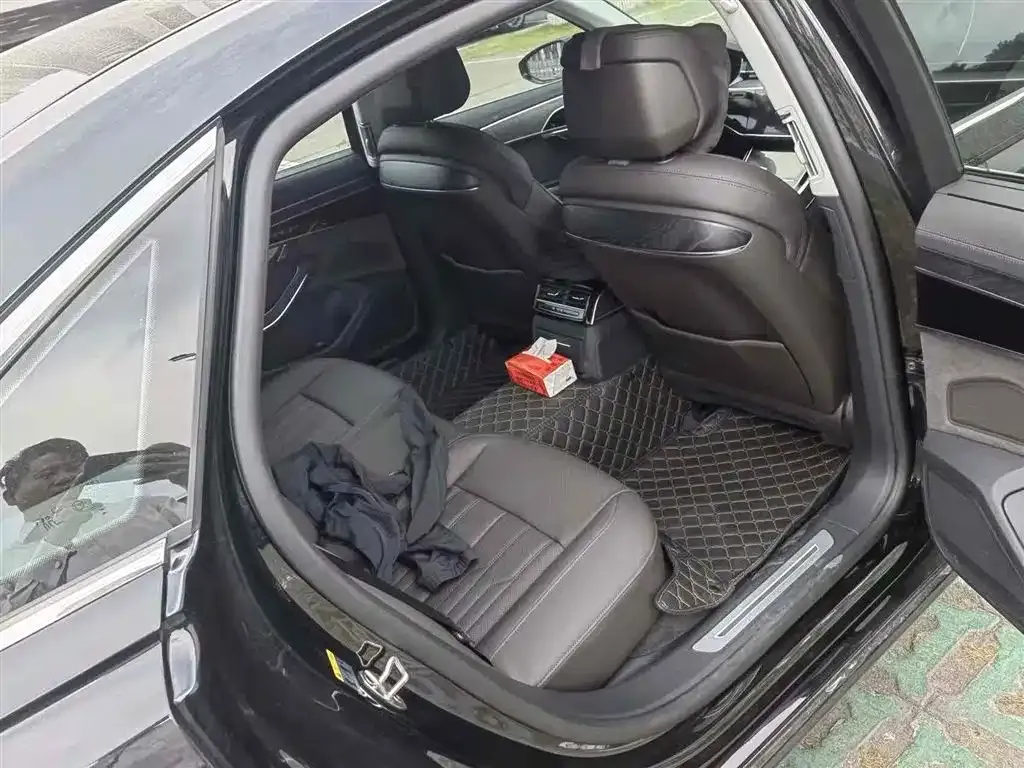 Audi A8 2025 из CN, фото 4