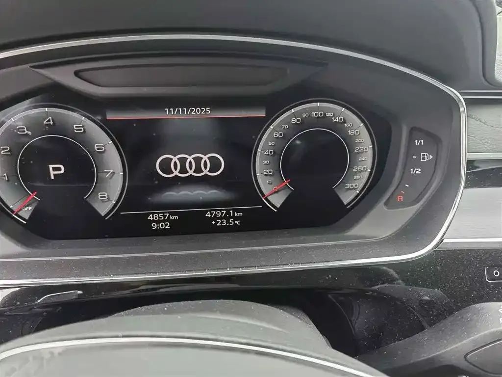 Audi A8 2025 из CN, фото 5