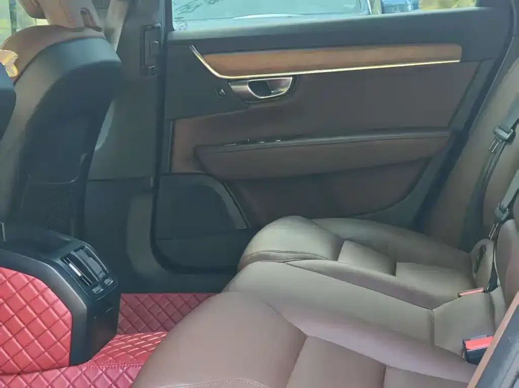 Volvo S90 2024 из CN, фото 10