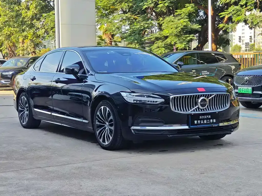Volvo S90 2024 из CN, фото 2