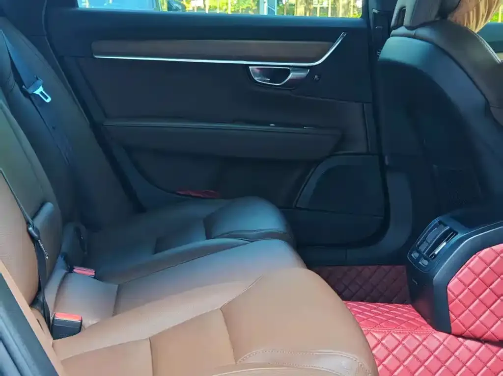 Volvo S90 2024 из CN, фото 9