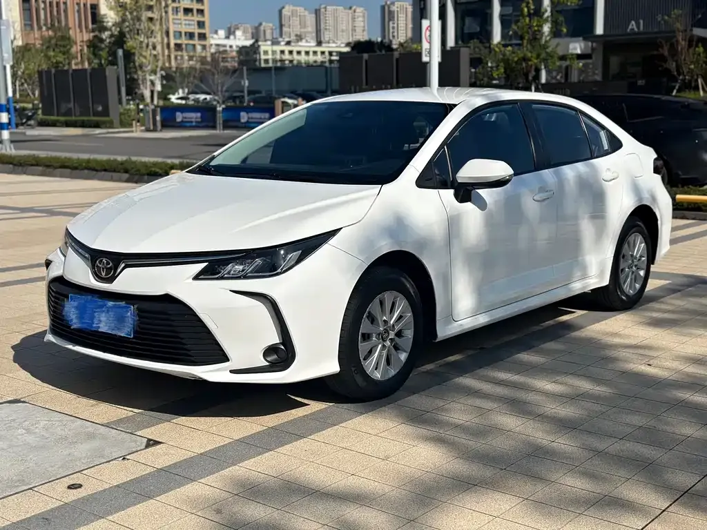 Toyota Corolla 2023 из CN, фото 3