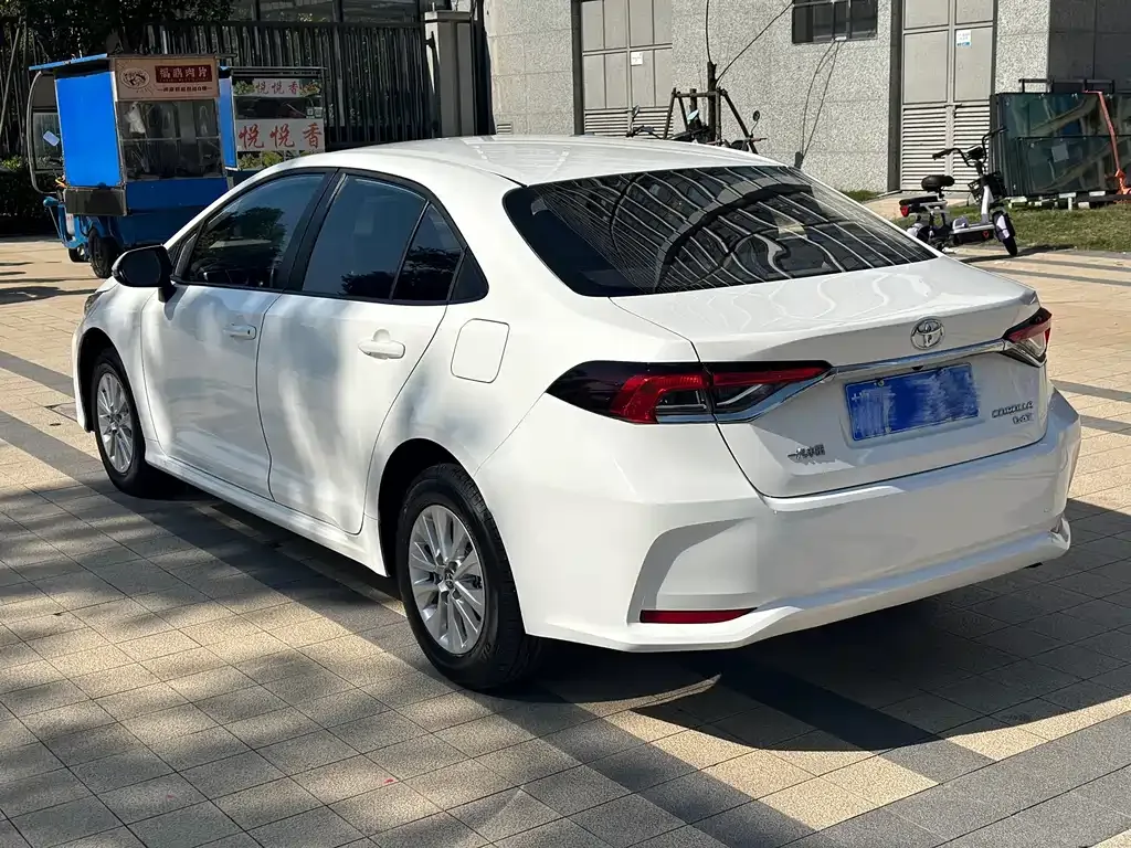 Toyota Corolla 2023 из CN, фото 7