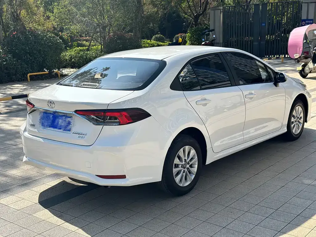 Toyota Corolla 2023 из CN, фото 9