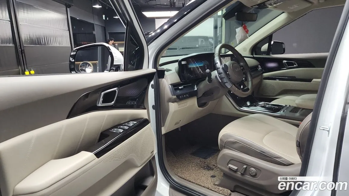 Kia Carnival — фото 10