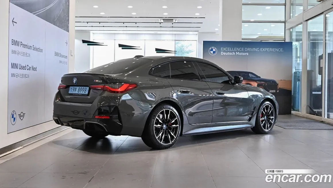 BMW i4 — фото 4