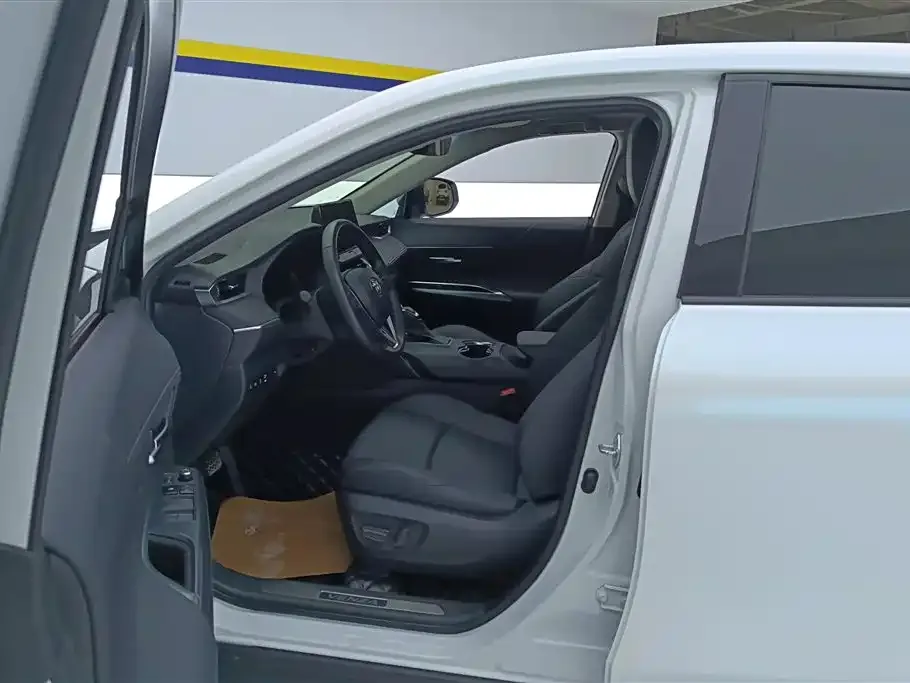 Toyota Venza 2023 из CN, фото 9
