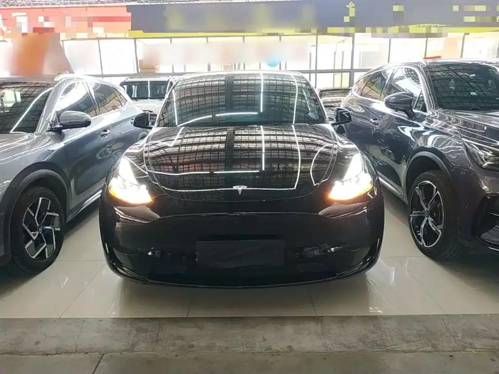 Tesla Model Y 2023 из CN, фото 3