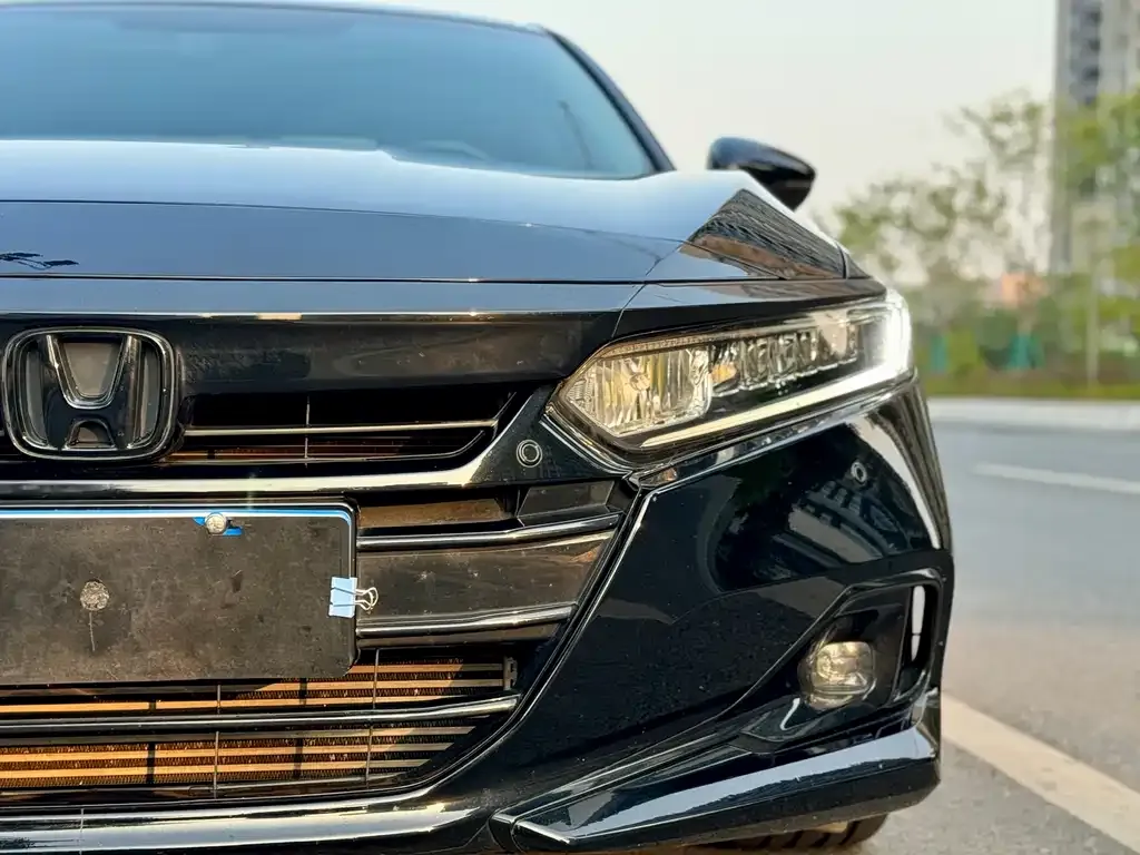 Honda Accord — фото 7