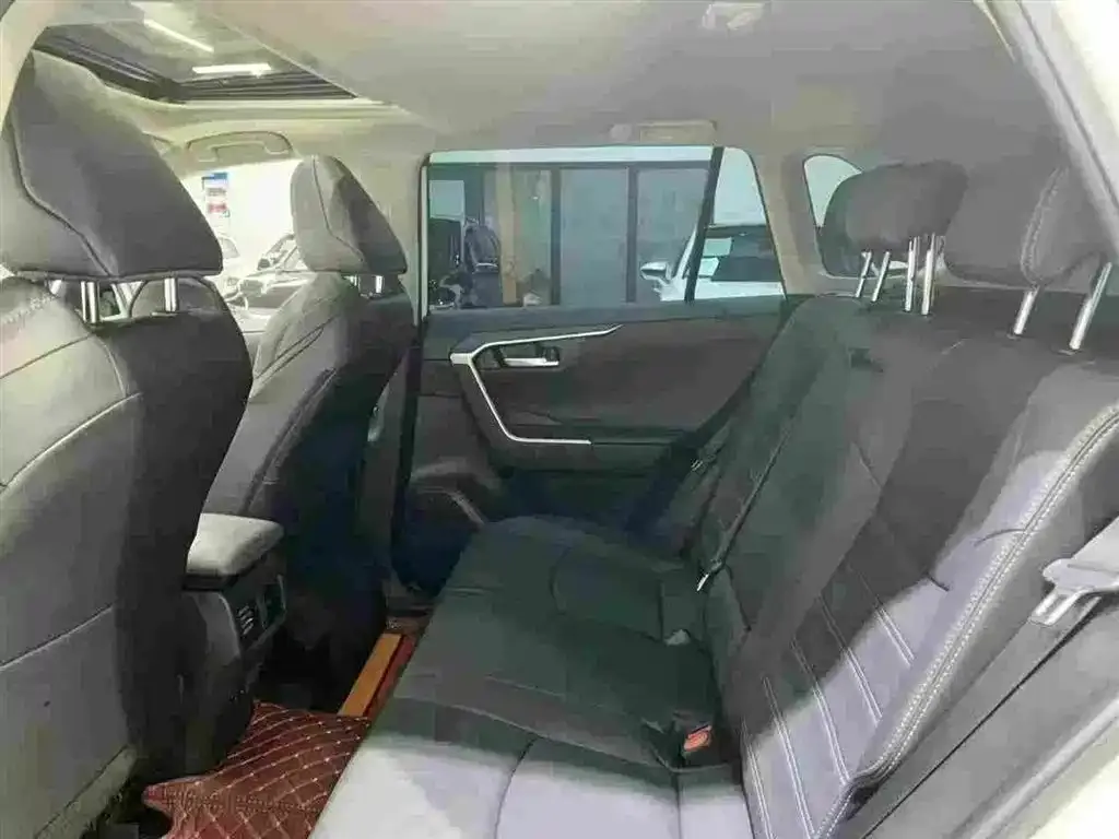 Toyota Wildlander 2022 из CN, фото 8
