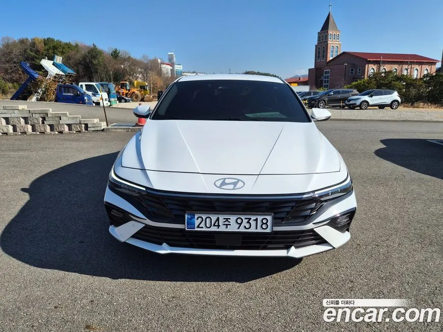 Hyundai AVANTE — фото 1