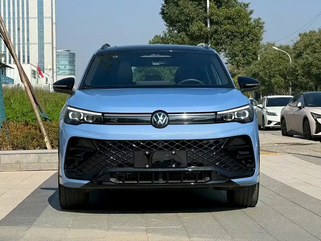 Volkswagen Tiguan L 2024 из CN, фото 2