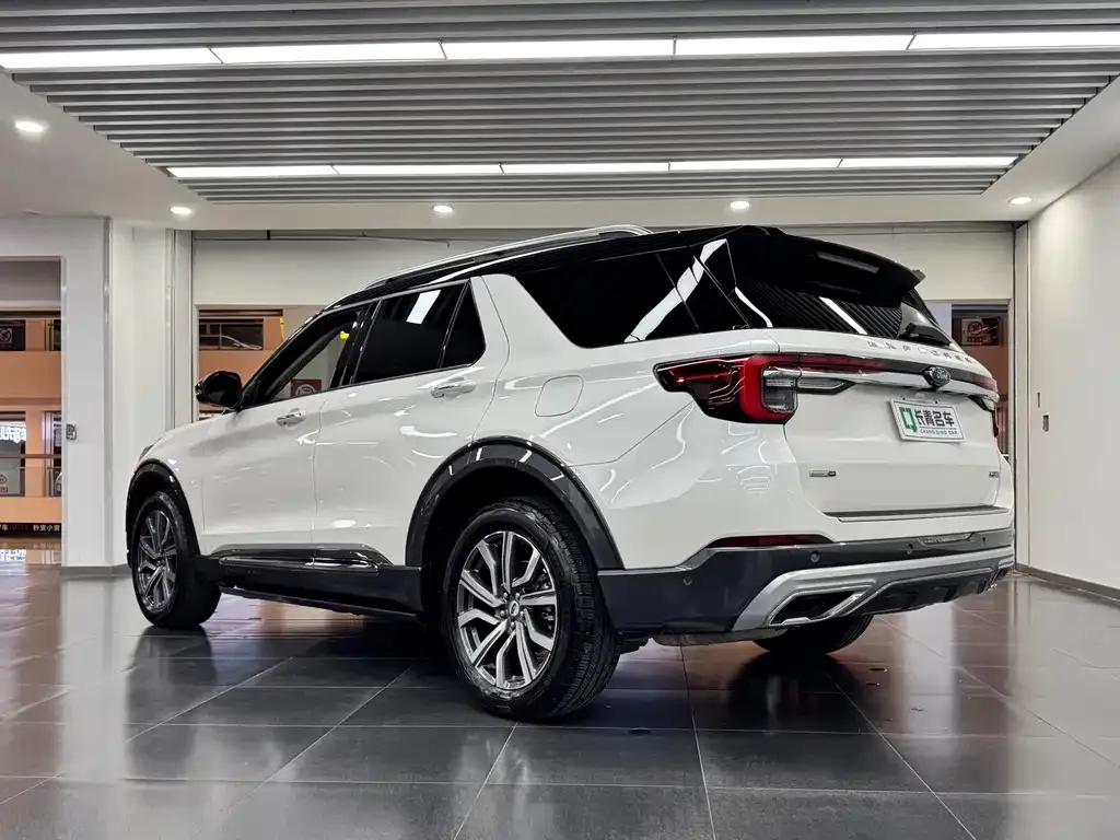 Ford Explorer 2023 из CN, фото 5
