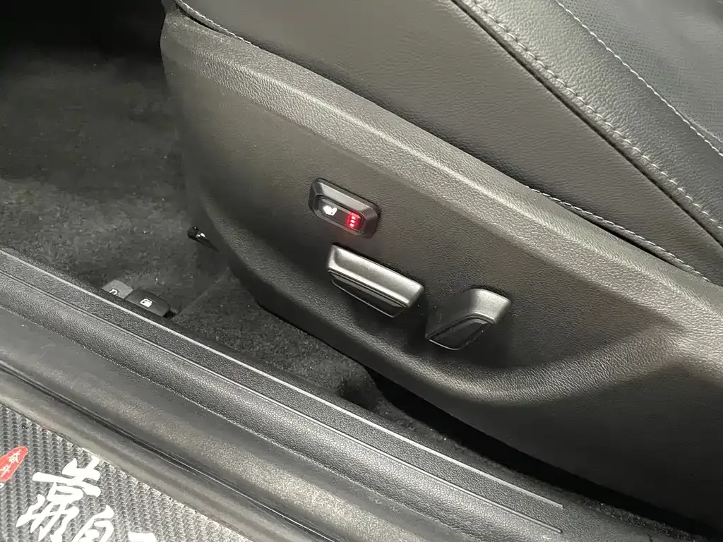 Hyundai Elantra — фото 10