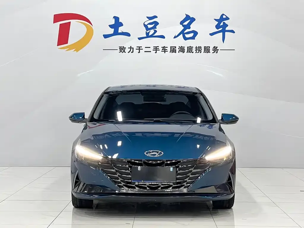 Hyundai Elantra — фото 2