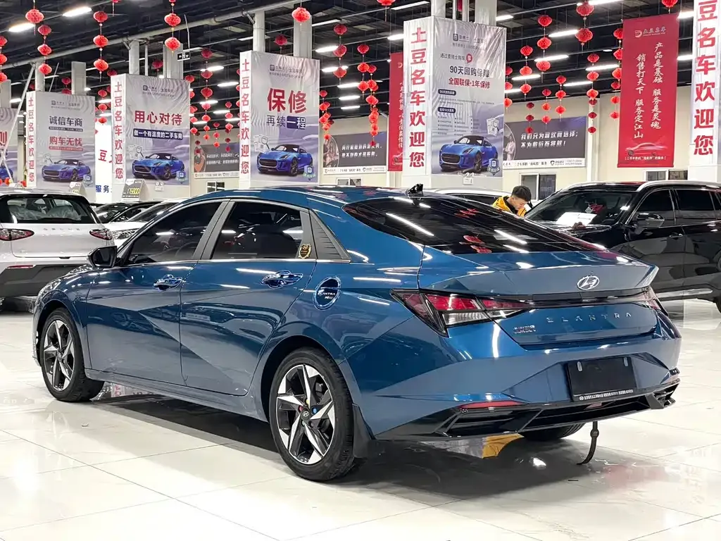 Hyundai Elantra — фото 4
