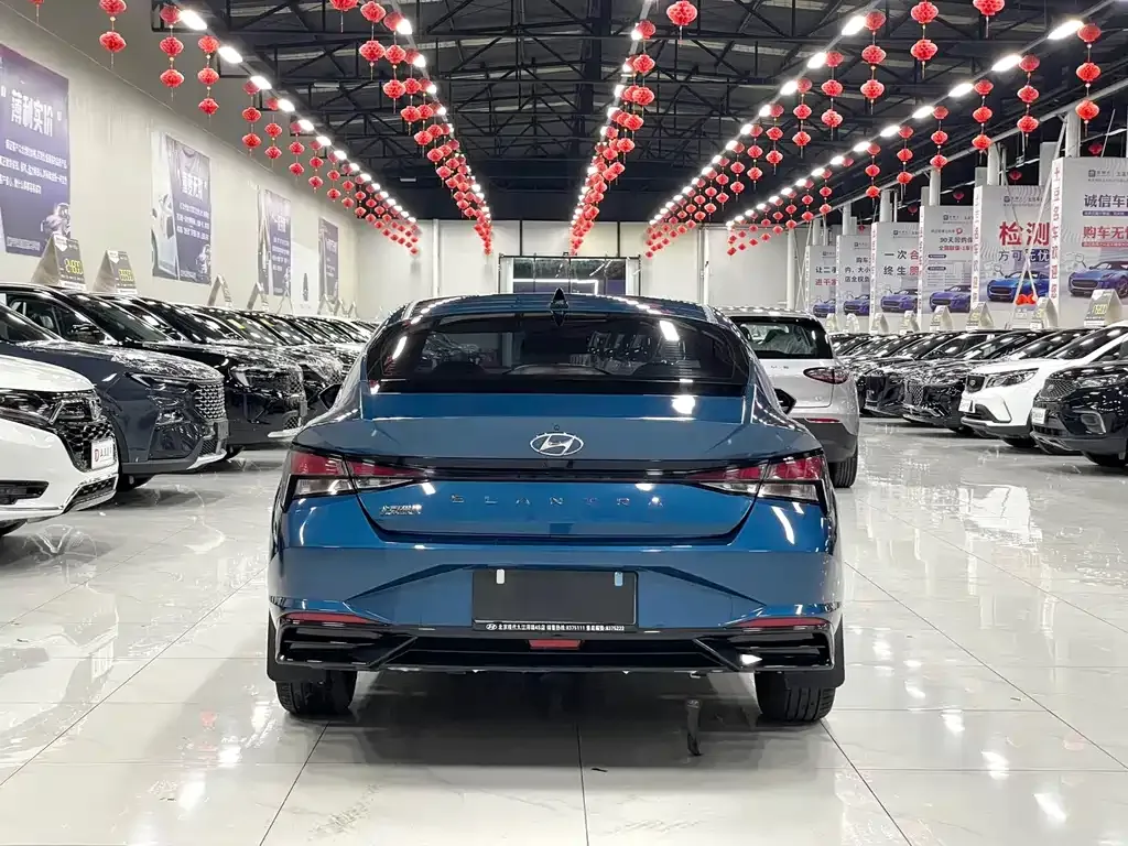 Hyundai Elantra — фото 5