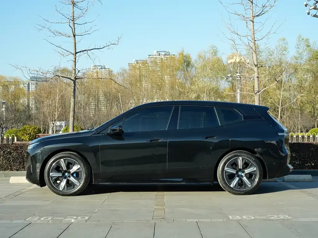 BMW iX 2023 из CN, фото 2