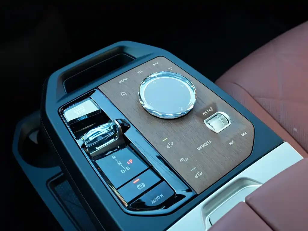 BMW iX 2023 из CN, фото 9