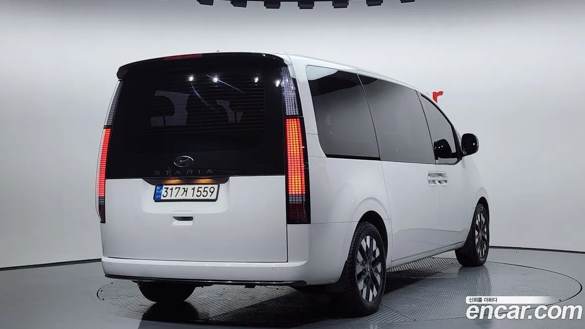 Hyundai Staria 2023 из KR, фото 2