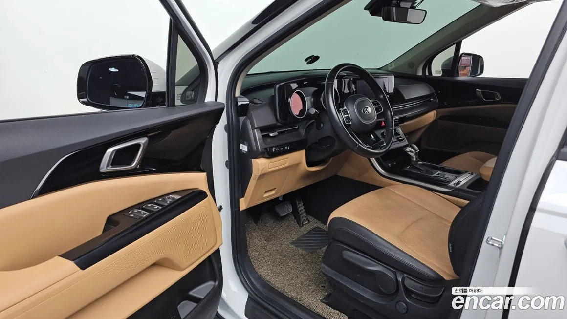 Kia Carnival — фото 10