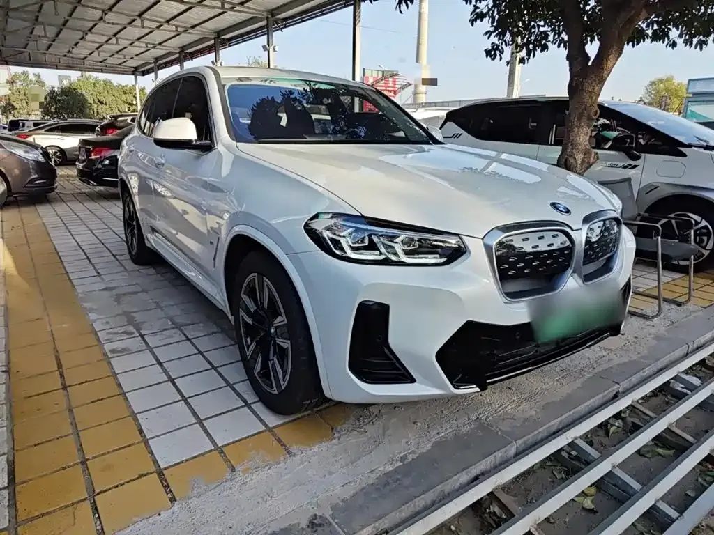 BMW iX3 2025 из CN, фото 4