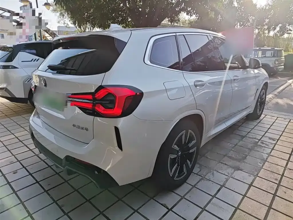 BMW iX3 2025 из CN, фото 7