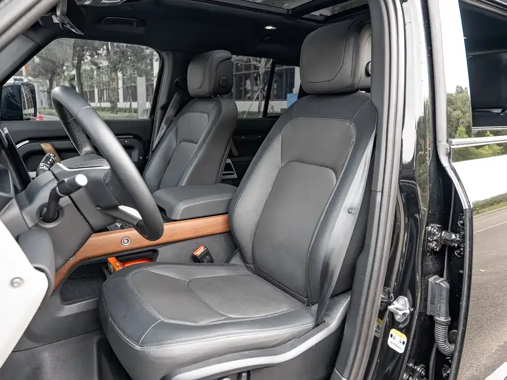 Land Rover Defender 2023 из CN, фото 7