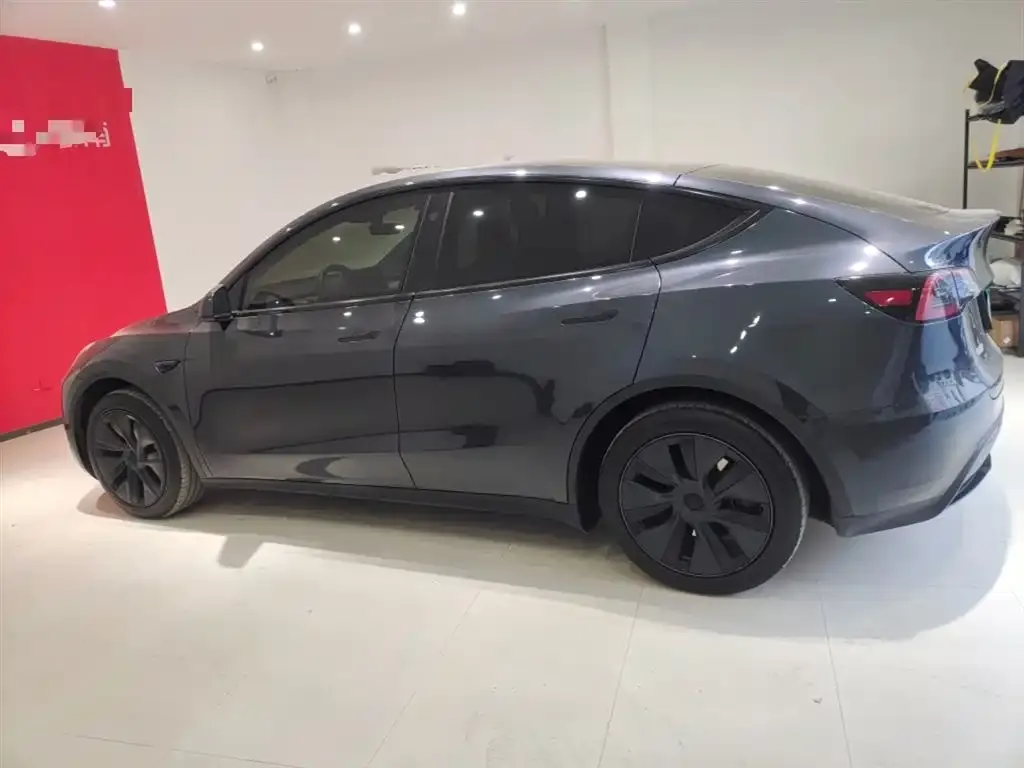 Tesla Model Y — фото 5