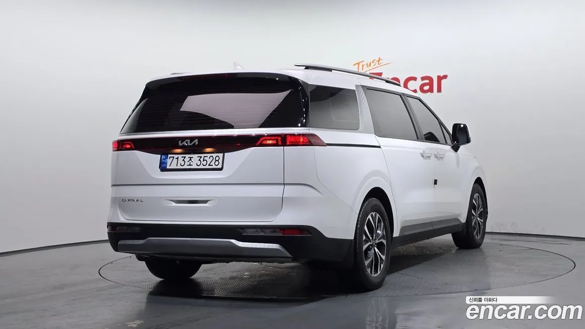 Kia Carnival — фото 2