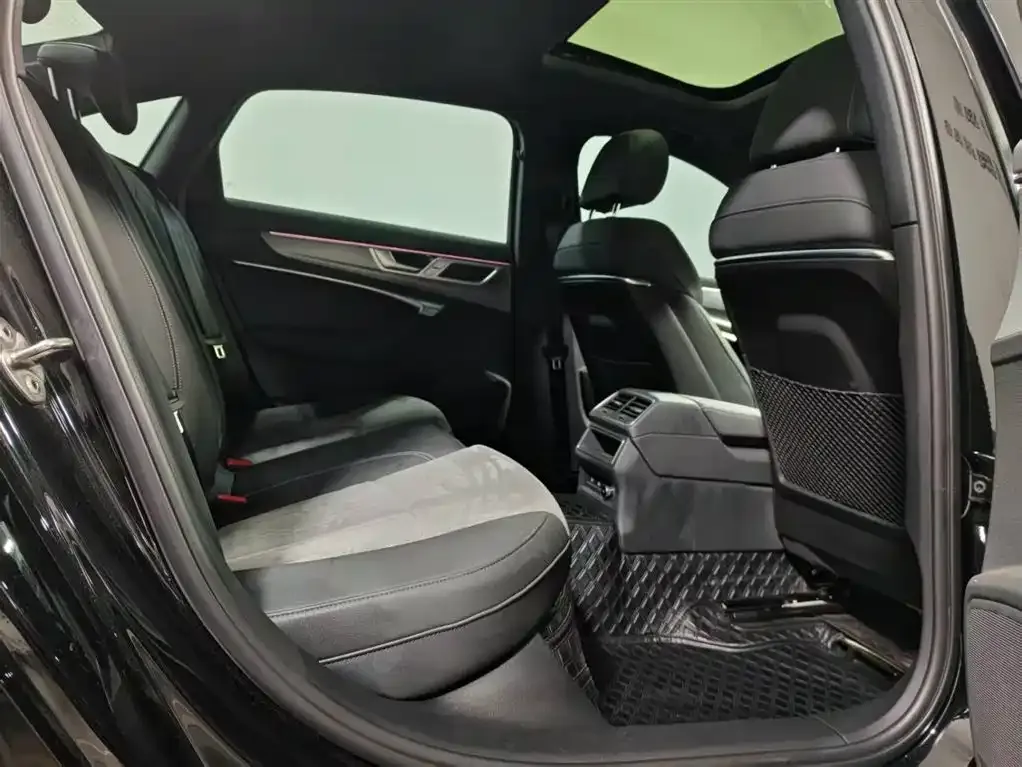 Audi A6L 2024 из CN, фото 6