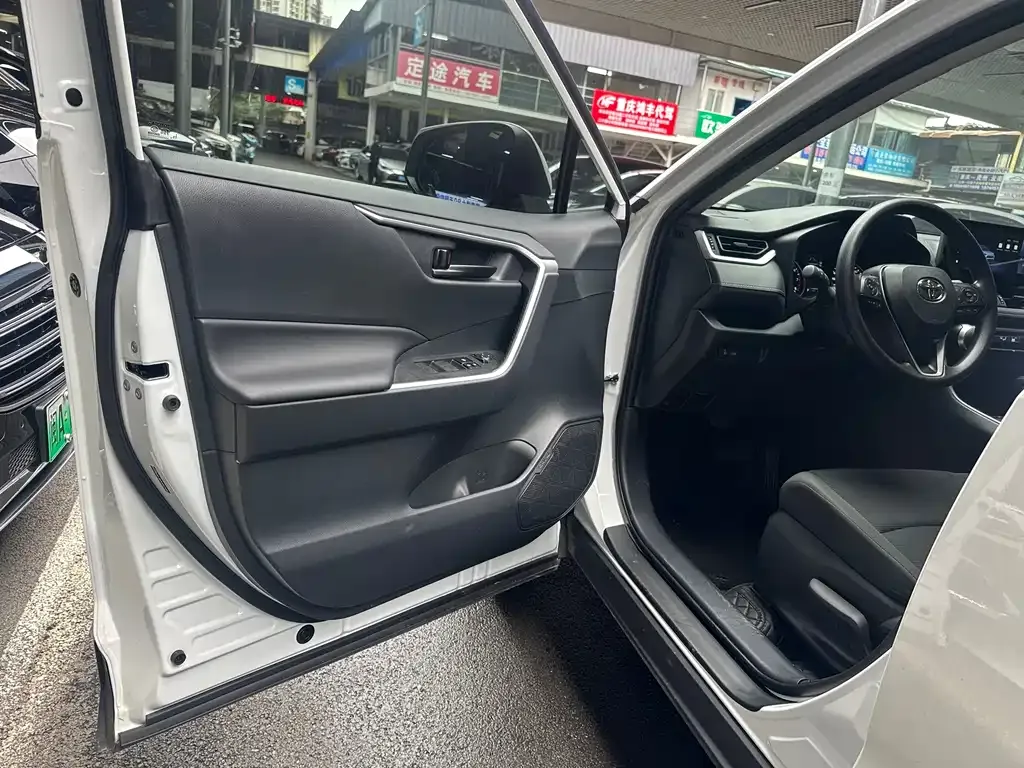 Toyota RAV4 2024 из CN, фото 10