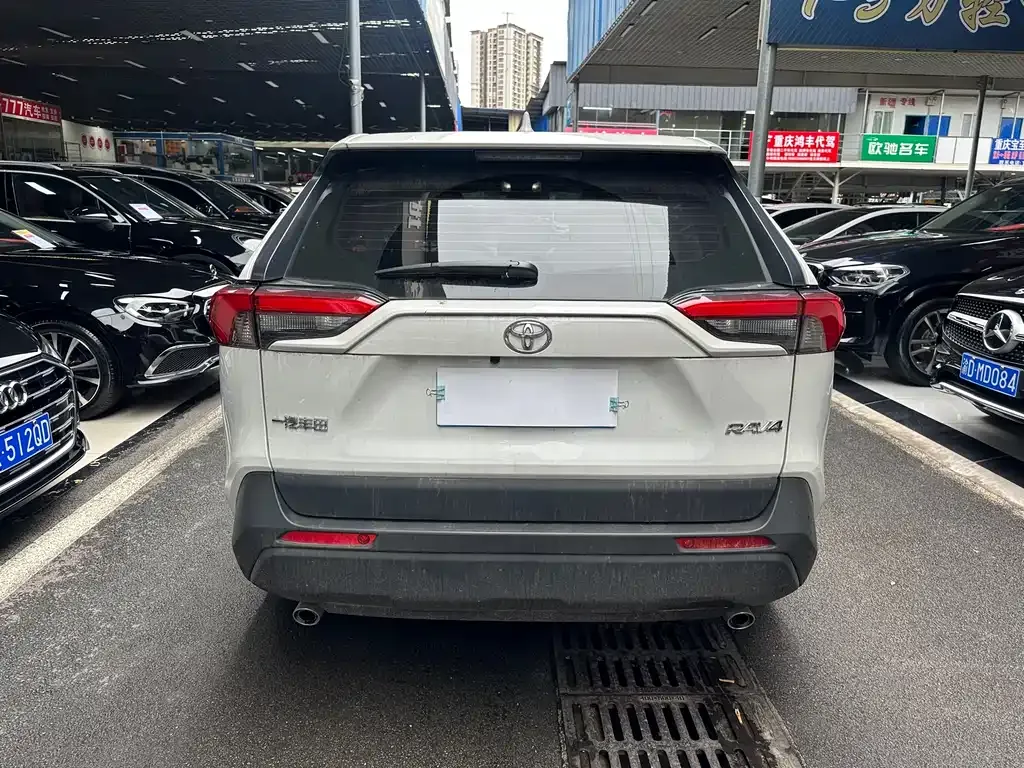 Toyota RAV4 2024 из CN, фото 5