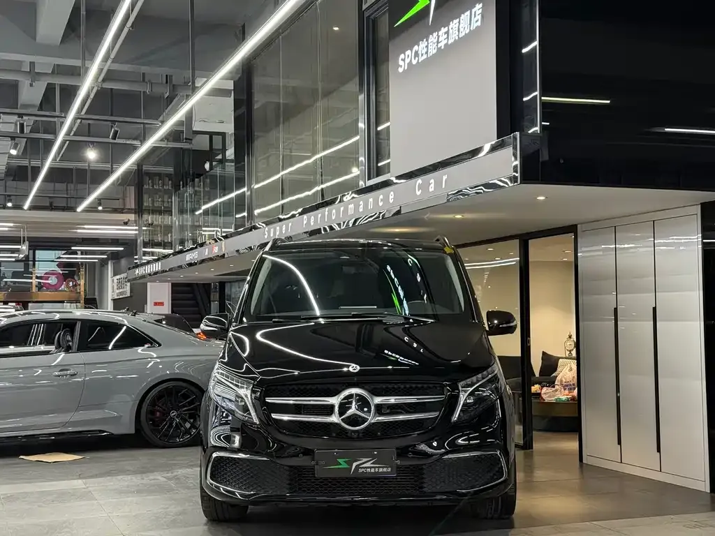Mercedes-Benz V-Class 2024 из CN, фото 2