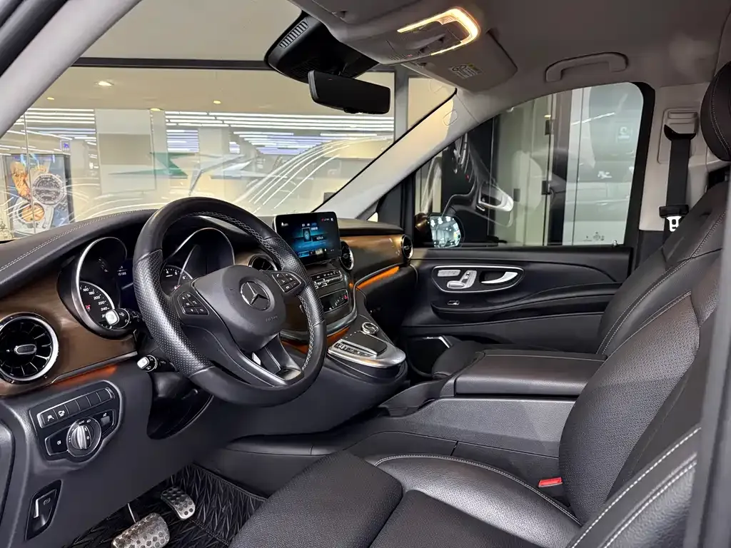 Mercedes-Benz V-Class 2024 из CN, фото 4