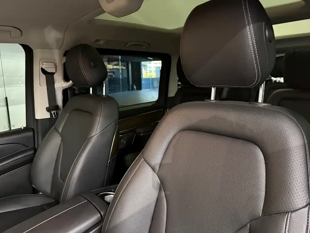 Mercedes-Benz V-Class 2024 из CN, фото 9