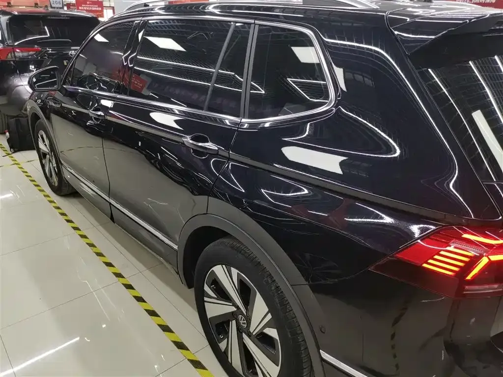 Volkswagen Tiguan L 2023 из CN, фото 5