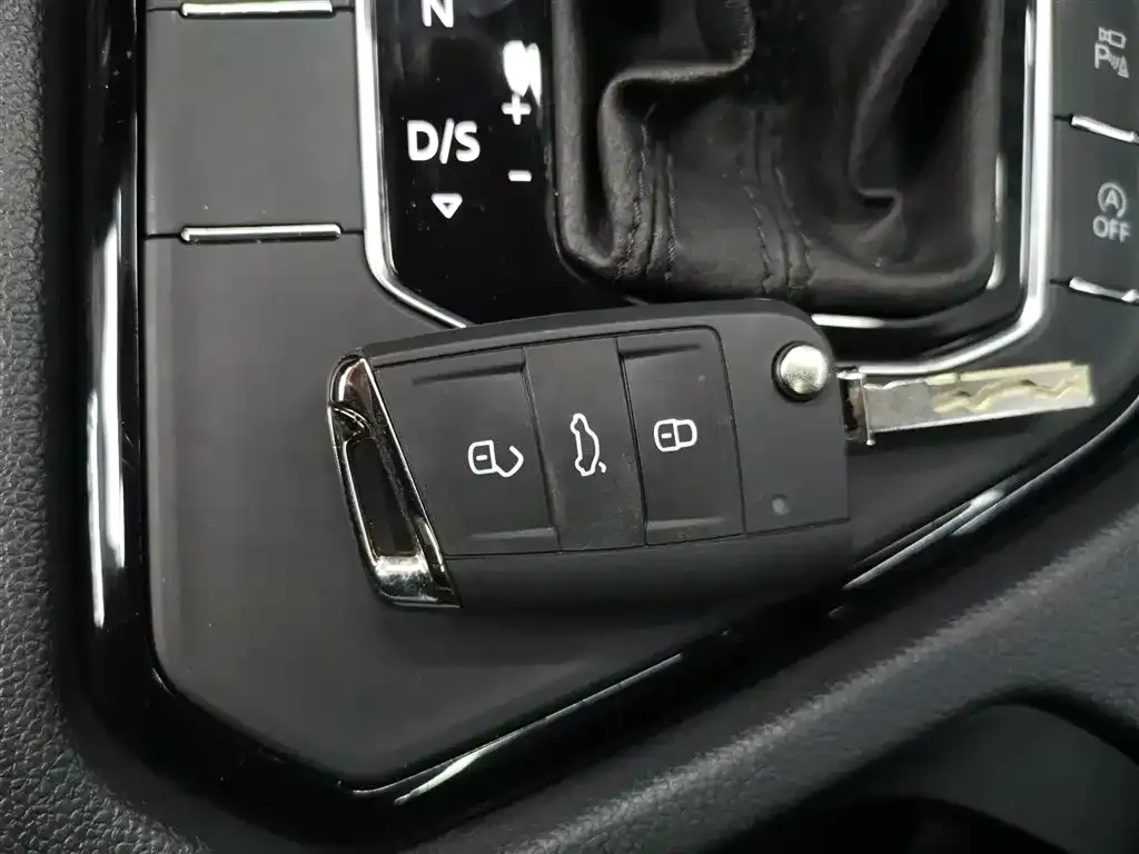 Volkswagen Tiguan L 2023 из CN, фото 9