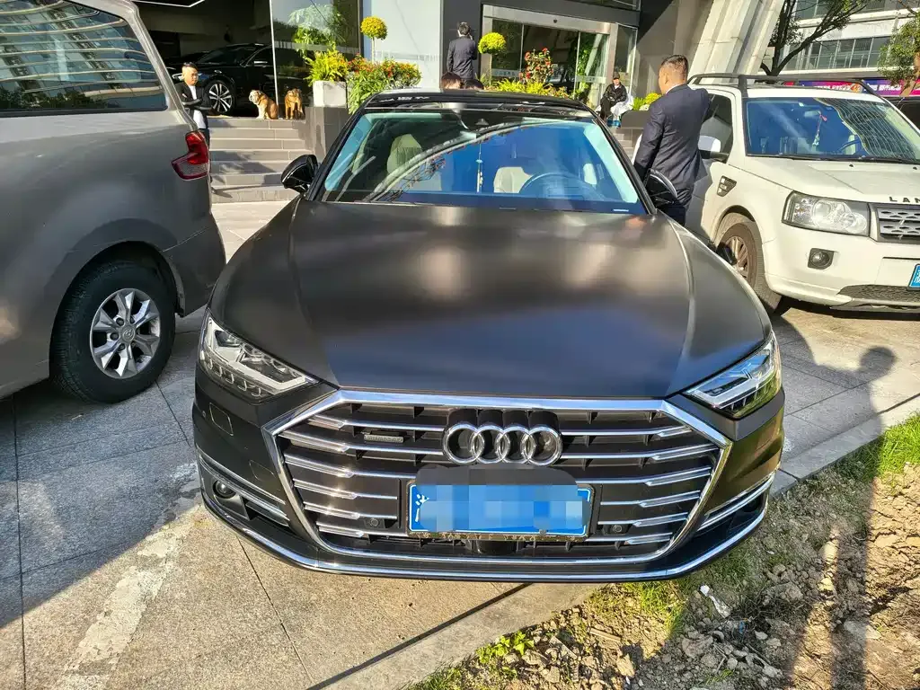 Audi A8 — фото 6