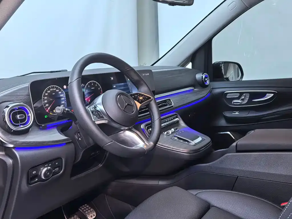 Mercedes-Benz V-Class 2025 из CN, фото 7