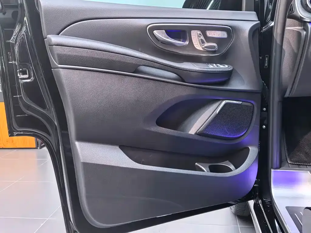 Mercedes-Benz V-Class 2025 из CN, фото 8