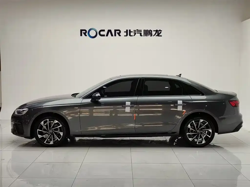 Audi A4L 2023 из CN, фото 3
